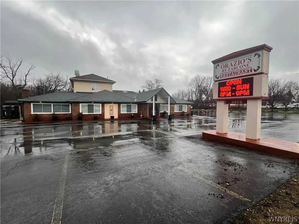 9415 Main Street, Clarence, New York 14031, Clarence, New York 14031, ,Commercial Lease,For Rent,9415 Main Street, Clarence, New York 14031,0,B1670664