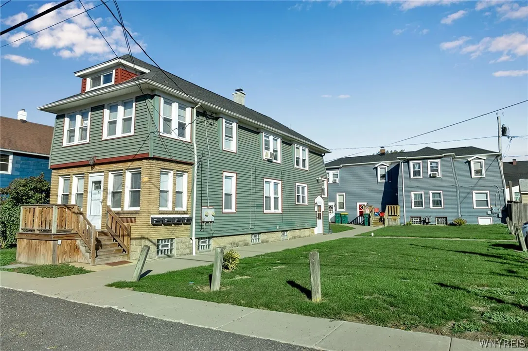 3690 4th Street, Hamburg, New York 14219, Hamburg, New York 14219, 11 Bedrooms Bedrooms, ,4 BathroomsBathrooms,Residential,For Sale,3690 4th Street, Hamburg, New York 14219,0,B1670654