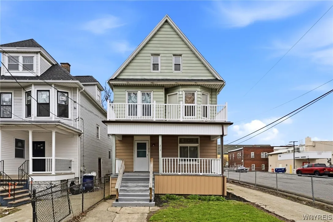 212 Lockwood Avenue, Buffalo, New York 14220, Buffalo, New York 14220, 6 Bedrooms Bedrooms, ,2 BathroomsBathrooms,Residential,Closed,212 Lockwood Avenue, Buffalo, New York 14220,0,B1670978