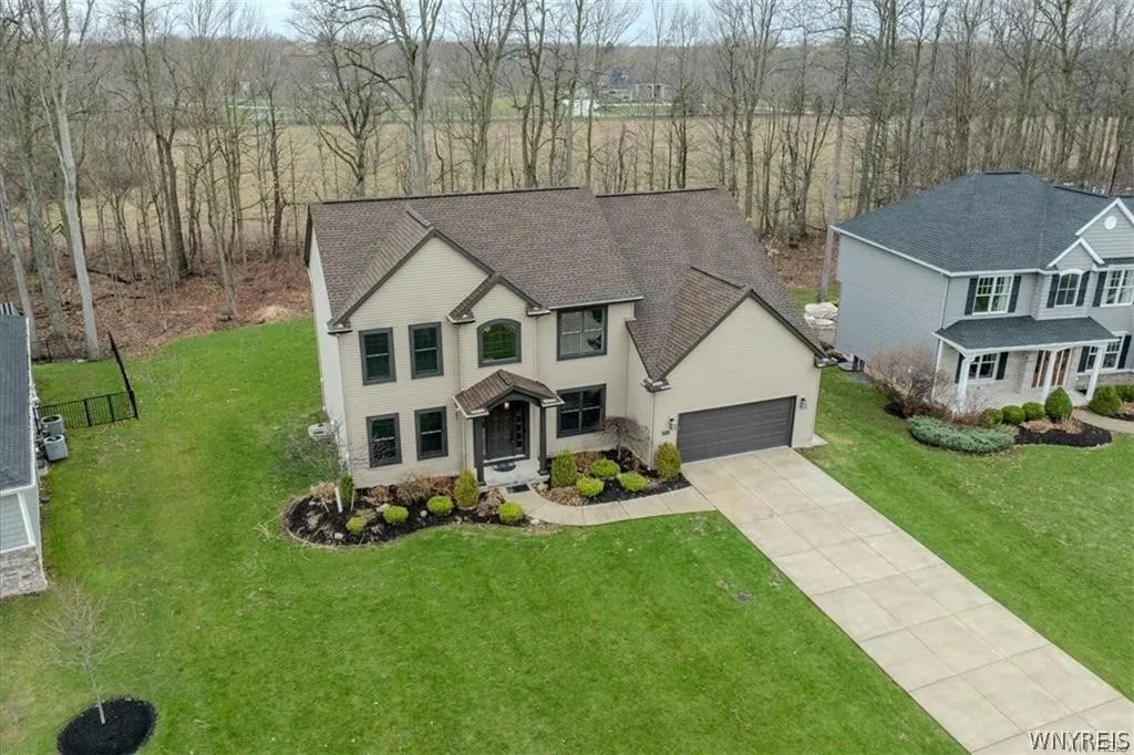 5484 Marguerites Way, Clarence, New York 14031, Clarence, New York 14031, 4 Bedrooms Bedrooms, 10 Rooms Rooms,2 BathroomsBathrooms,Residential,For Sale,5484 Marguerites Way, Clarence, New York 14031,0,B1670977