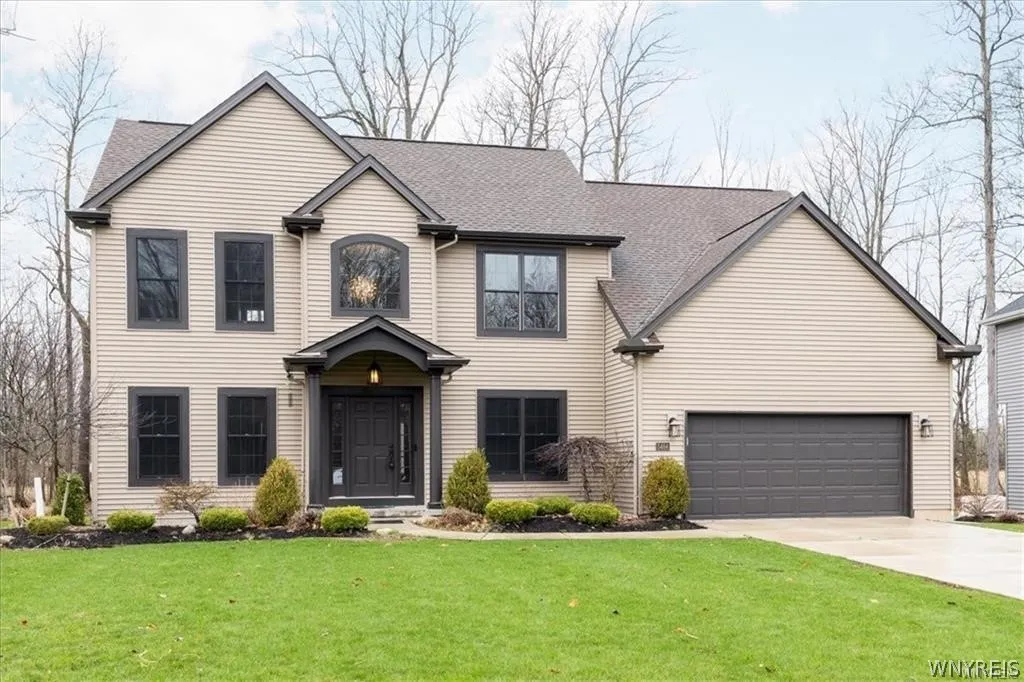 5484 Marguerites Way, Clarence, New York 14031, Clarence, New York 14031, 4 Bedrooms Bedrooms, 10 Rooms Rooms,2 BathroomsBathrooms,Residential,For Sale,5484 Marguerites Way, Clarence, New York 14031,0,B1670977