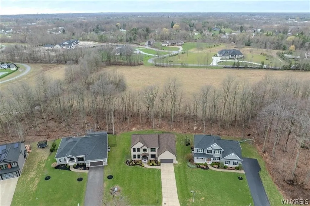 5484 Marguerites Way, Clarence, New York 14031, Clarence, New York 14031, 4 Bedrooms Bedrooms, 10 Rooms Rooms,2 BathroomsBathrooms,Residential,For Sale,5484 Marguerites Way, Clarence, New York 14031,0,B1670977