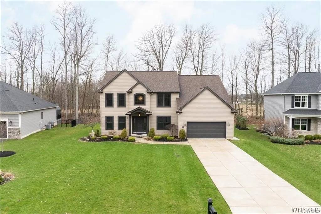 5484 Marguerites Way, Clarence, New York 14031, Clarence, New York 14031, 4 Bedrooms Bedrooms, 10 Rooms Rooms,2 BathroomsBathrooms,Residential,For Sale,5484 Marguerites Way, Clarence, New York 14031,0,B1670977