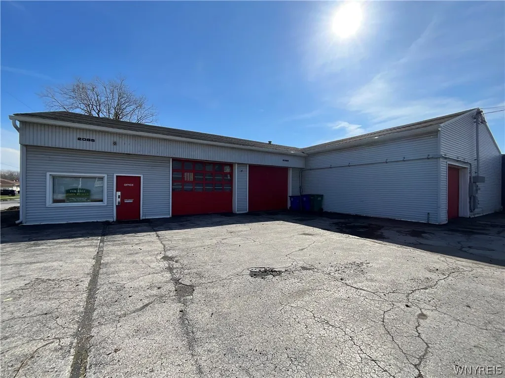 2085 Clinton Street, West Seneca, New York 14206, West Seneca, New York 14206, ,Commercial Sale,For Sale,2085 Clinton Street, West Seneca, New York 14206,0,B1671111