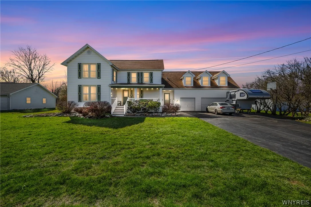 5910 Salt Road, Clarence, New York 14031, Clarence, New York 14031, 4 Bedrooms Bedrooms, 9 Rooms Rooms,2 BathroomsBathrooms,Residential,For Sale,5910 Salt Road, Clarence, New York 14031,0,B1670611