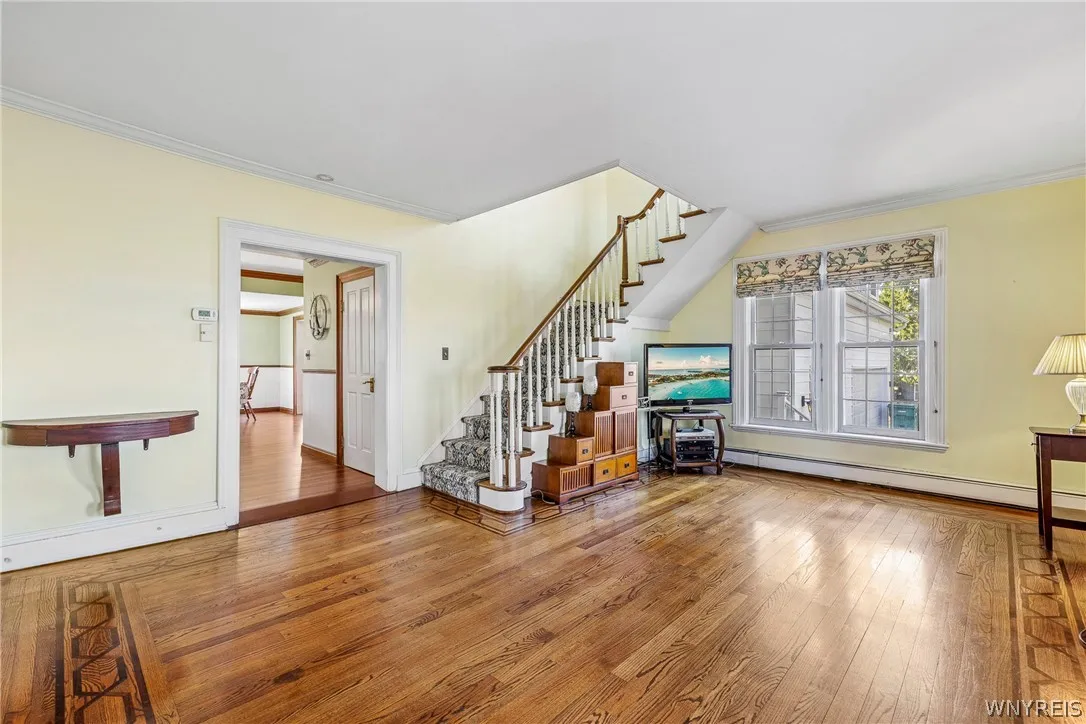 Living room/cherry hardwood thruout Flr 1