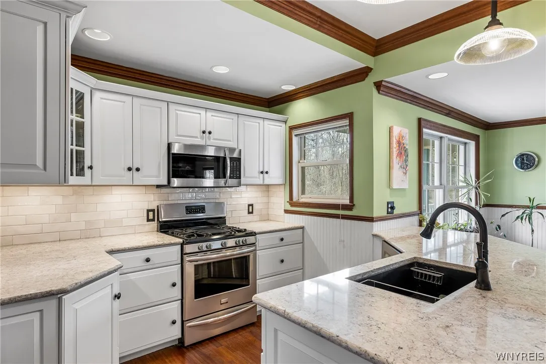 Recessed lighting thoughout