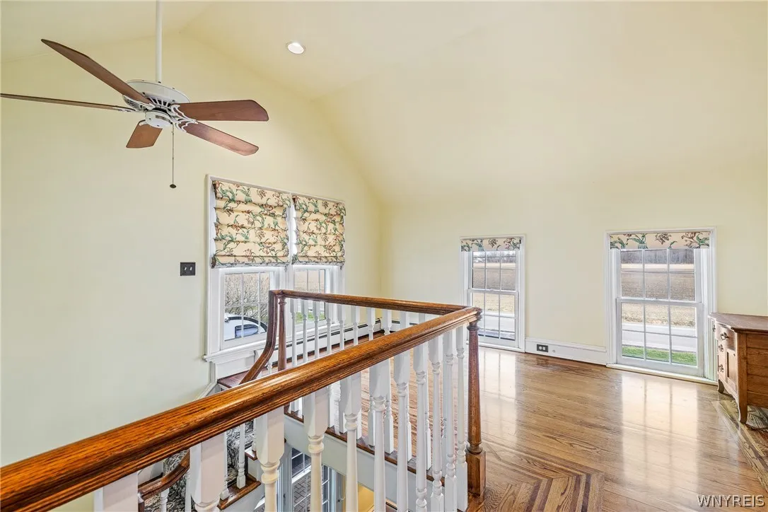 Spacious Landing (South Wing)
