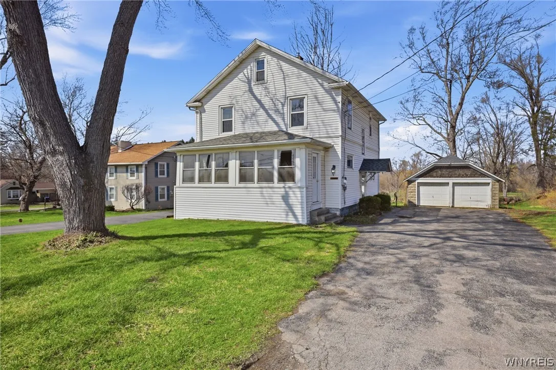 11146 Broadway Street, Alden, New York 14004, Alden, New York 14004, 3 Bedrooms Bedrooms, 7 Rooms Rooms,1 BathroomBathrooms,Residential,For Sale,11146 Broadway Street, Alden, New York 14004,0,B1671328