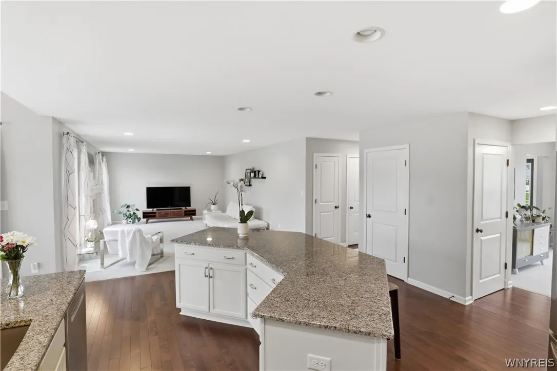2386 Burbank Drive, Hamburg, New York 14085, Hamburg, New York 14085, 4 Bedrooms Bedrooms, 9 Rooms Rooms,2 BathroomsBathrooms,Residential,For Sale,2386 Burbank Drive, Hamburg, New York 14085,0,B1671356