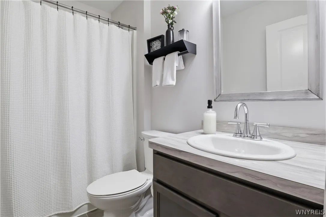 2nd Floor Bathroom