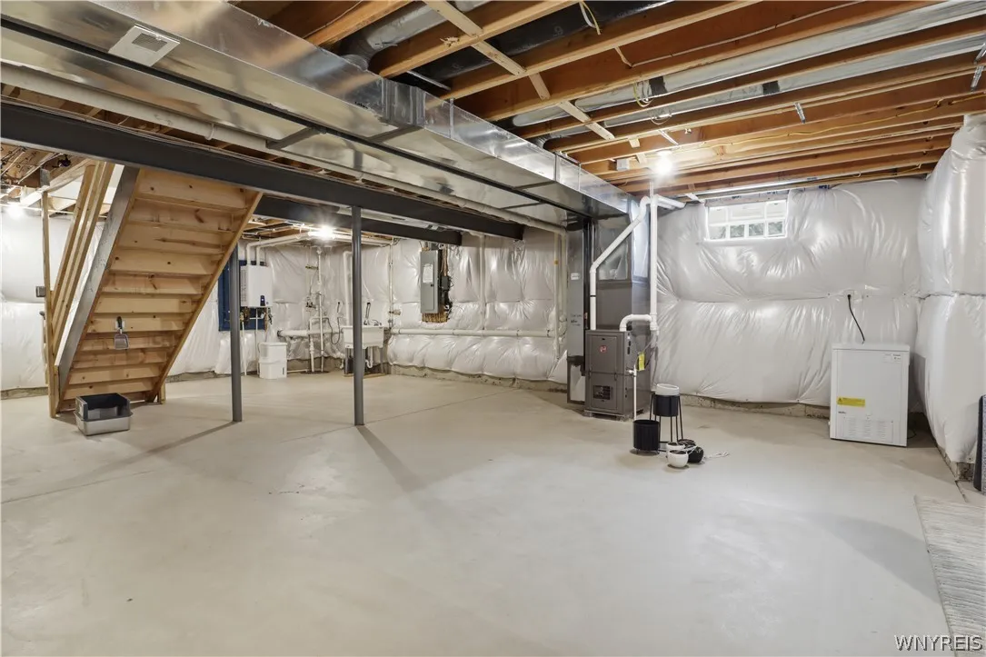 2386 Burbank Drive, Hamburg, New York 14085, Hamburg, New York 14085, 4 Bedrooms Bedrooms, 9 Rooms Rooms,2 BathroomsBathrooms,Residential,For Sale,2386 Burbank Drive, Hamburg, New York 14085,0,B1671356