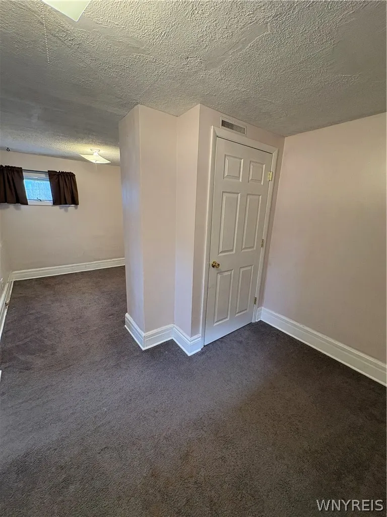 57 Abbottsford Place, Buffalo, New York 14213, Buffalo, New York 14213, 2 Bedrooms Bedrooms, 6 Rooms Rooms,1 BathroomBathrooms,Residential Lease,For Rent,57 Abbottsford Place, Buffalo, New York 14213,0,B1671613