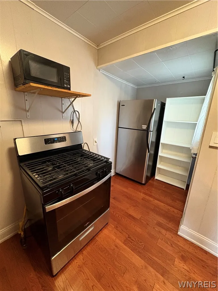 57 Abbottsford Place, Buffalo, New York 14213, Buffalo, New York 14213, 2 Bedrooms Bedrooms, 6 Rooms Rooms,1 BathroomBathrooms,Residential Lease,For Rent,57 Abbottsford Place, Buffalo, New York 14213,0,B1671613