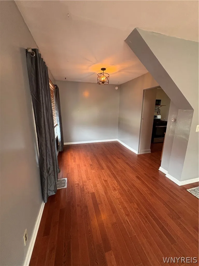 57 Abbottsford Place, Buffalo, New York 14213, Buffalo, New York 14213, 2 Bedrooms Bedrooms, 6 Rooms Rooms,1 BathroomBathrooms,Residential Lease,For Rent,57 Abbottsford Place, Buffalo, New York 14213,0,B1671613