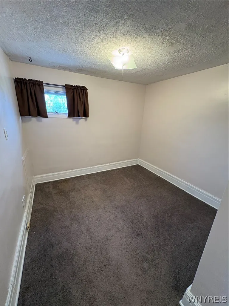 57 Abbottsford Place, Buffalo, New York 14213, Buffalo, New York 14213, 2 Bedrooms Bedrooms, 6 Rooms Rooms,1 BathroomBathrooms,Residential Lease,For Rent,57 Abbottsford Place, Buffalo, New York 14213,0,B1671613