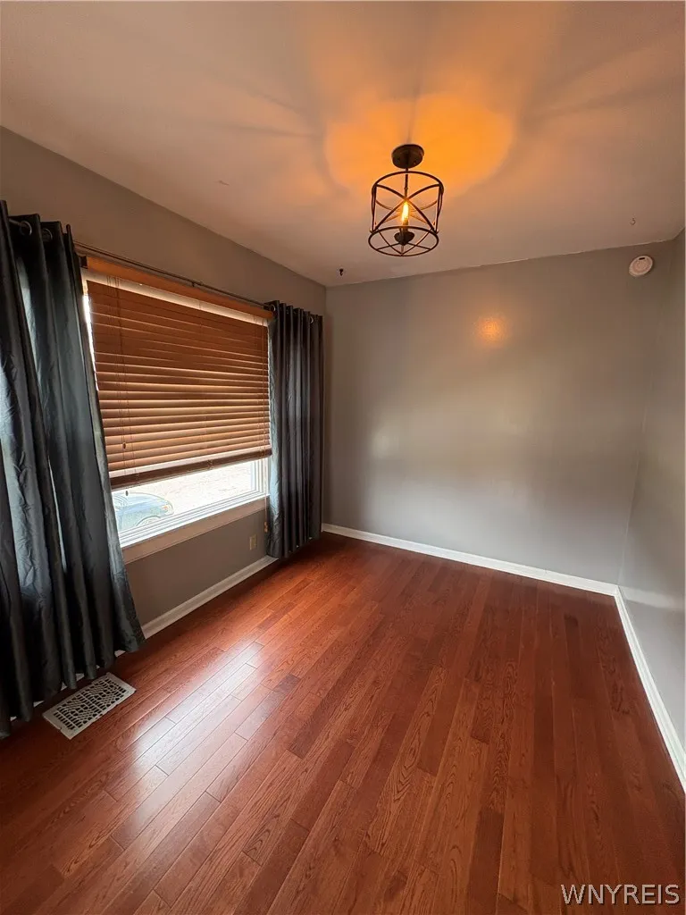 57 Abbottsford Place, Buffalo, New York 14213, Buffalo, New York 14213, 2 Bedrooms Bedrooms, 6 Rooms Rooms,1 BathroomBathrooms,Residential Lease,For Rent,57 Abbottsford Place, Buffalo, New York 14213,0,B1671613
