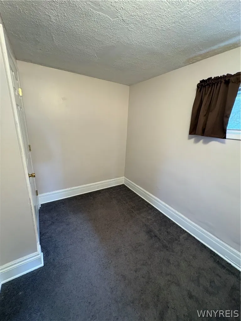 57 Abbottsford Place, Buffalo, New York 14213, Buffalo, New York 14213, 2 Bedrooms Bedrooms, 6 Rooms Rooms,1 BathroomBathrooms,Residential Lease,For Rent,57 Abbottsford Place, Buffalo, New York 14213,0,B1671613