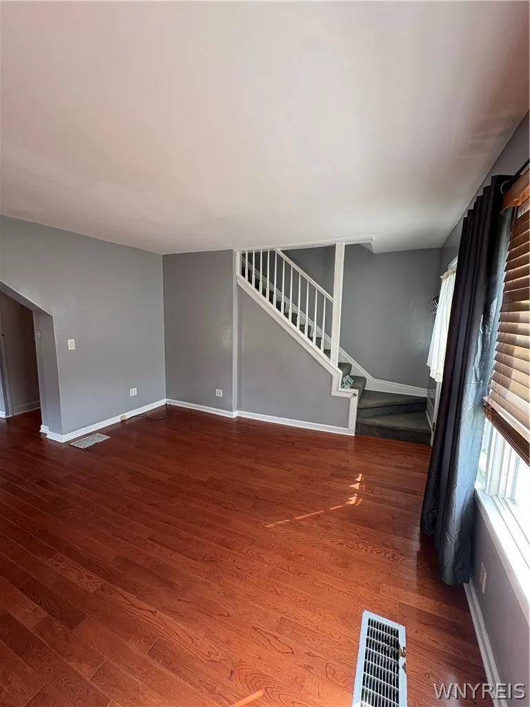 57 Abbottsford Place, Buffalo, New York 14213, Buffalo, New York 14213, 2 Bedrooms Bedrooms, 6 Rooms Rooms,1 BathroomBathrooms,Residential Lease,For Rent,57 Abbottsford Place, Buffalo, New York 14213,0,B1671613