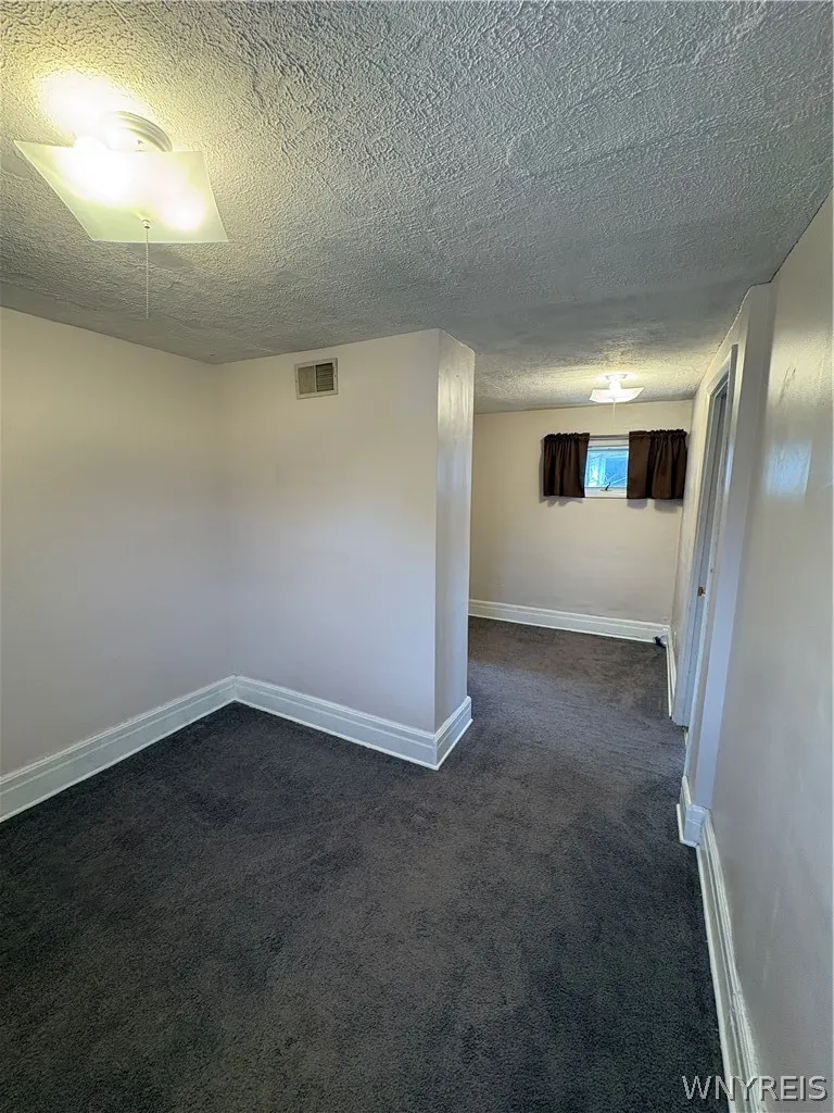 57 Abbottsford Place, Buffalo, New York 14213, Buffalo, New York 14213, 2 Bedrooms Bedrooms, 6 Rooms Rooms,1 BathroomBathrooms,Residential Lease,For Rent,57 Abbottsford Place, Buffalo, New York 14213,0,B1671613