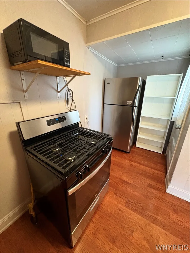 57 Abbottsford Place, Buffalo, New York 14213, Buffalo, New York 14213, 2 Bedrooms Bedrooms, 6 Rooms Rooms,1 BathroomBathrooms,Residential Lease,For Rent,57 Abbottsford Place, Buffalo, New York 14213,0,B1671613