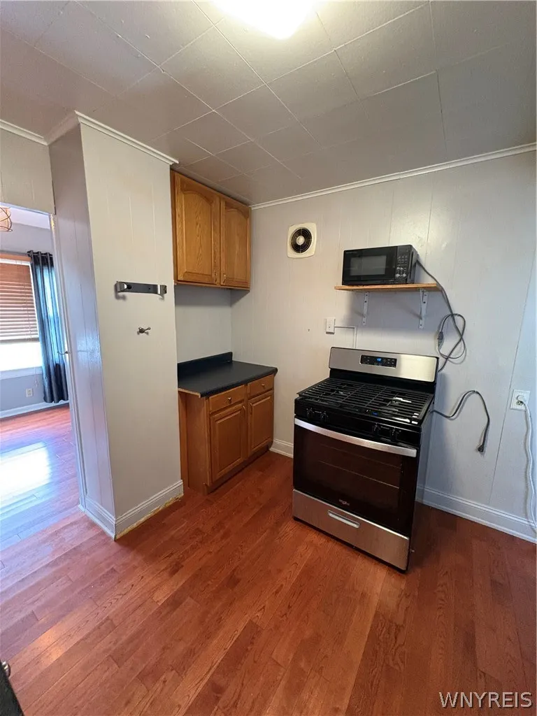 57 Abbottsford Place, Buffalo, New York 14213, Buffalo, New York 14213, 2 Bedrooms Bedrooms, 6 Rooms Rooms,1 BathroomBathrooms,Residential Lease,For Rent,57 Abbottsford Place, Buffalo, New York 14213,0,B1671613