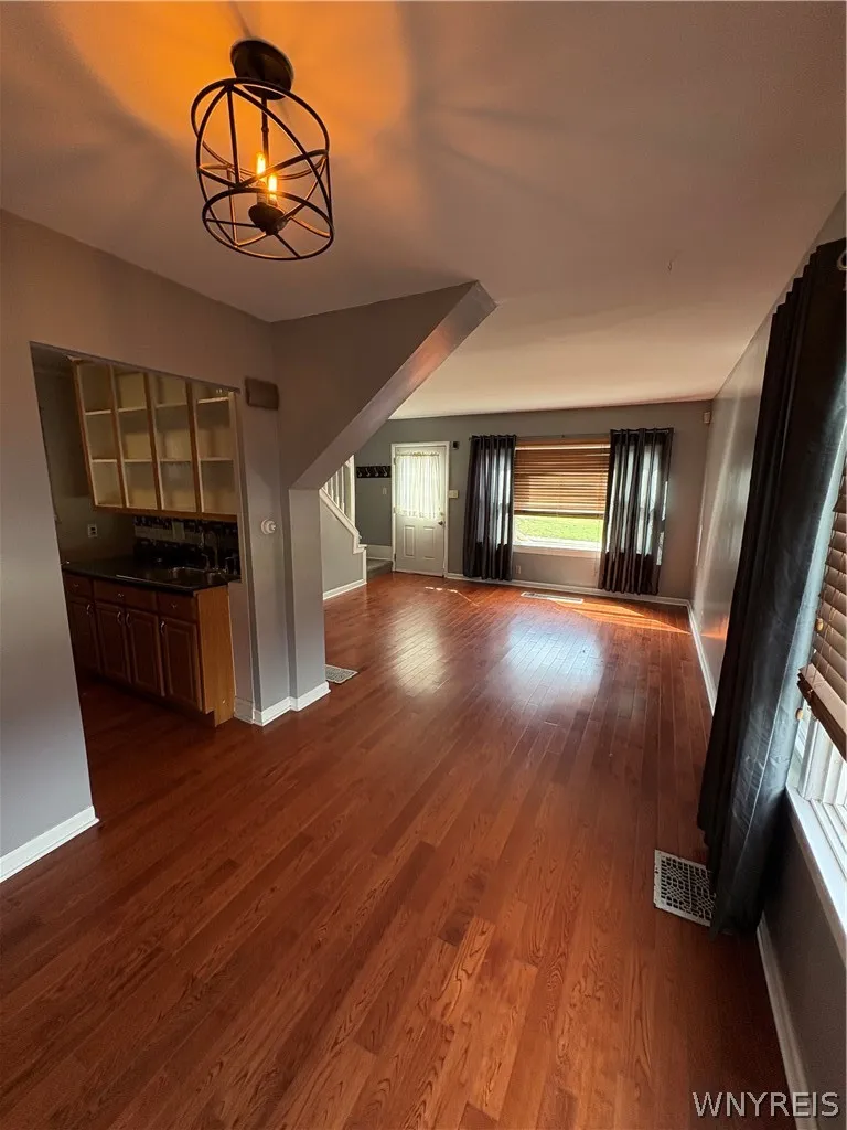 57 Abbottsford Place, Buffalo, New York 14213, Buffalo, New York 14213, 2 Bedrooms Bedrooms, 6 Rooms Rooms,1 BathroomBathrooms,Residential Lease,For Rent,57 Abbottsford Place, Buffalo, New York 14213,0,B1671613