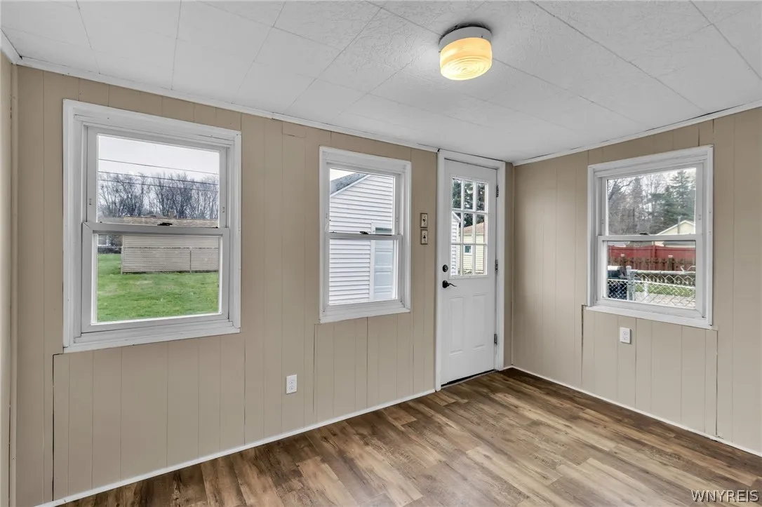 235 Knox Avenue, West Seneca, New York 14224, West Seneca, New York 14224, 2 Bedrooms Bedrooms, 6 Rooms Rooms,1 BathroomBathrooms,Residential,For Sale,235 Knox Avenue, West Seneca, New York 14224,0,B1670695