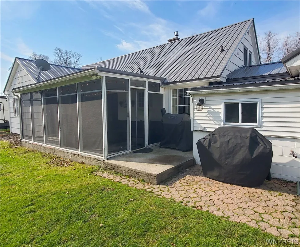 6097 Eckhardt Road, Hamburg, New York 14085, Hamburg, New York 14085, 4 Bedrooms Bedrooms, 13 Rooms Rooms,2 BathroomsBathrooms,Residential,For Sale,6097 Eckhardt Road, Hamburg, New York 14085,0,B1671467