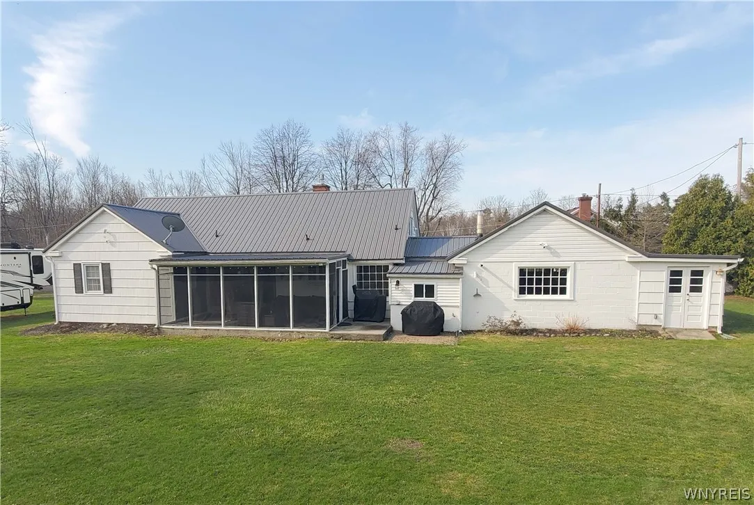 6097 Eckhardt Road, Hamburg, New York 14085, Hamburg, New York 14085, 4 Bedrooms Bedrooms, 13 Rooms Rooms,2 BathroomsBathrooms,Residential,For Sale,6097 Eckhardt Road, Hamburg, New York 14085,0,B1671467