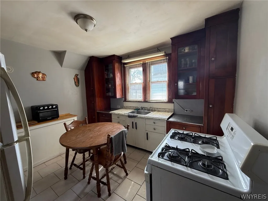 29 Melrose Street, Buffalo, New York 14220, Buffalo, New York 14220, 4 Bedrooms Bedrooms, ,2 BathroomsBathrooms,Residential,For Sale,29 Melrose Street, Buffalo, New York 14220,0,B1671698