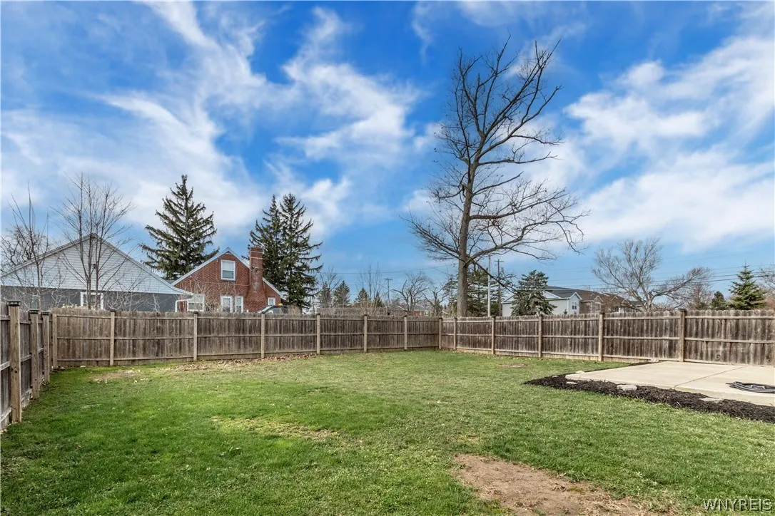 4205 Arthur Court, Hamburg, New York 14075, Hamburg, New York 14075, 3 Bedrooms Bedrooms, 9 Rooms Rooms,2 BathroomsBathrooms,Residential,For Sale,4205 Arthur Court, Hamburg, New York 14075,0,B1668752