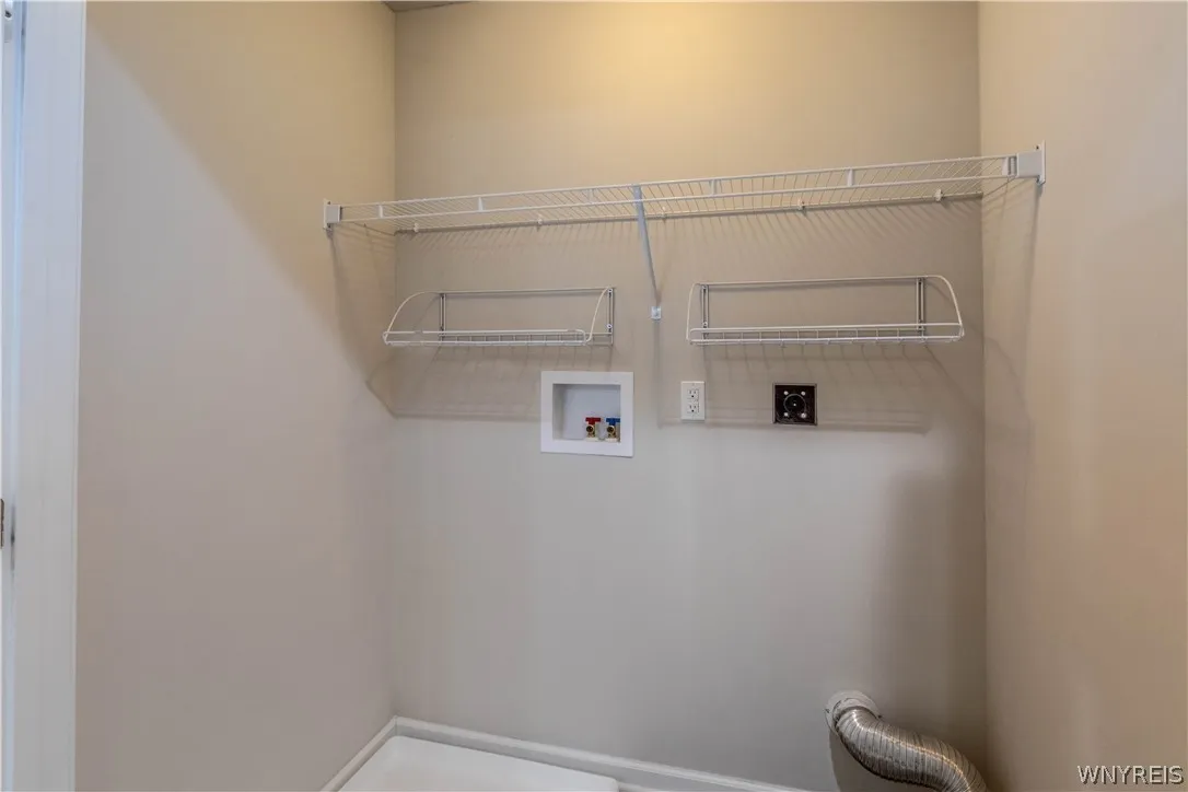 4205 Arthur Court, Hamburg, New York 14075, Hamburg, New York 14075, 3 Bedrooms Bedrooms, 9 Rooms Rooms,2 BathroomsBathrooms,Residential,For Sale,4205 Arthur Court, Hamburg, New York 14075,0,B1668752