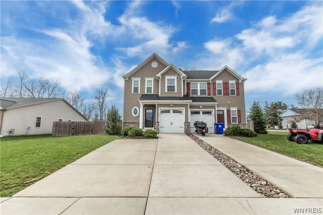 4205 Arthur Court, Hamburg, New York 14075, Hamburg, New York 14075, 3 Bedrooms Bedrooms, 9 Rooms Rooms,2 BathroomsBathrooms,Residential,For Sale,4205 Arthur Court, Hamburg, New York 14075,0,B1668752