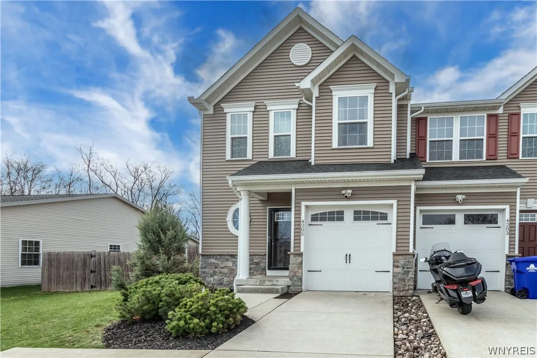 4205 Arthur Court, Hamburg, New York 14075, Hamburg, New York 14075, 3 Bedrooms Bedrooms, 9 Rooms Rooms,2 BathroomsBathrooms,Residential,For Sale,4205 Arthur Court, Hamburg, New York 14075,0,B1668752