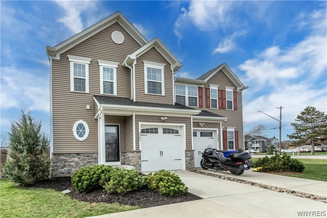4205 Arthur Court, Hamburg, New York 14075, Hamburg, New York 14075, 3 Bedrooms Bedrooms, 9 Rooms Rooms,2 BathroomsBathrooms,Residential,For Sale,4205 Arthur Court, Hamburg, New York 14075,0,B1668752