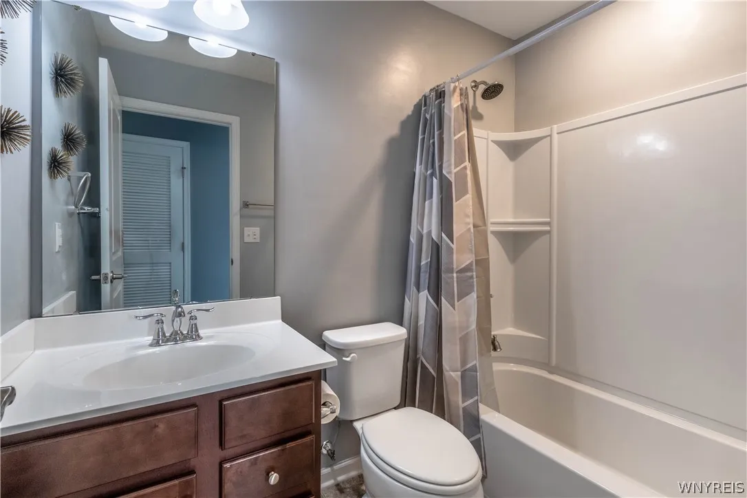 4205 Arthur Court, Hamburg, New York 14075, Hamburg, New York 14075, 3 Bedrooms Bedrooms, 9 Rooms Rooms,2 BathroomsBathrooms,Residential,For Sale,4205 Arthur Court, Hamburg, New York 14075,0,B1668752