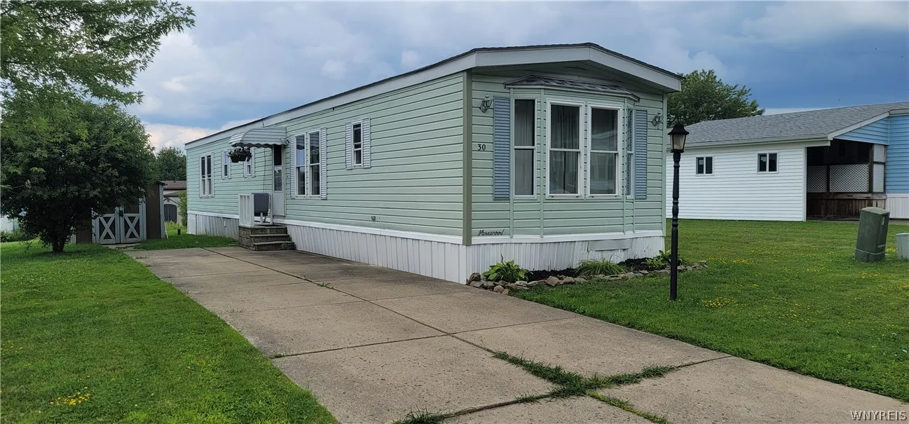 30 Foster Ridge Drive, Hamburg, New York 14075, Hamburg, New York 14075, 2 Bedrooms Bedrooms, 7 Rooms Rooms,2 BathroomsBathrooms,Residential,For Sale,30 Foster Ridge Drive, Hamburg, New York 14075,0,B1671334