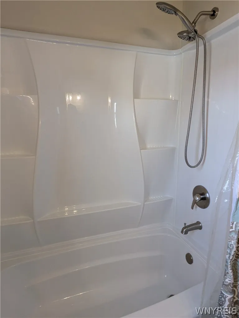 30 Foster Ridge Drive, Hamburg, New York 14075, Hamburg, New York 14075, 2 Bedrooms Bedrooms, 7 Rooms Rooms,2 BathroomsBathrooms,Residential,For Sale,30 Foster Ridge Drive, Hamburg, New York 14075,0,B1671334