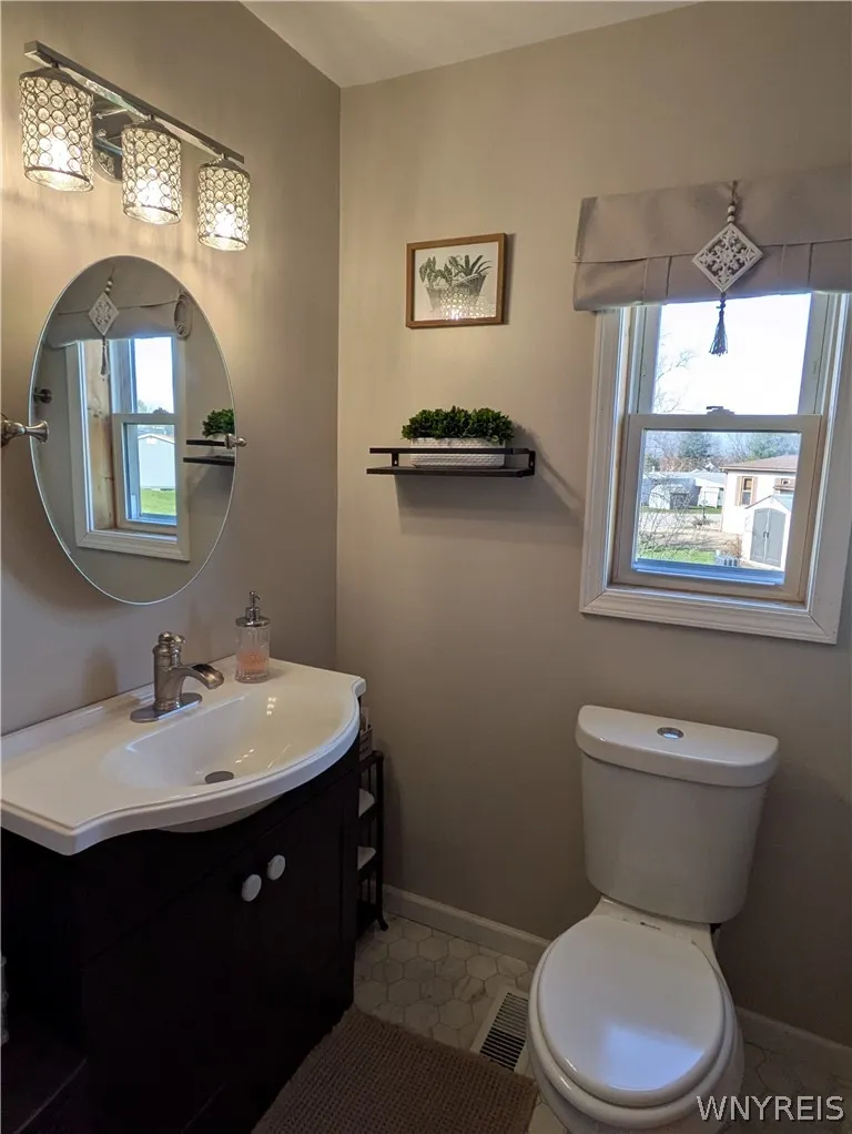 30 Foster Ridge Drive, Hamburg, New York 14075, Hamburg, New York 14075, 2 Bedrooms Bedrooms, 7 Rooms Rooms,2 BathroomsBathrooms,Residential,For Sale,30 Foster Ridge Drive, Hamburg, New York 14075,0,B1671334