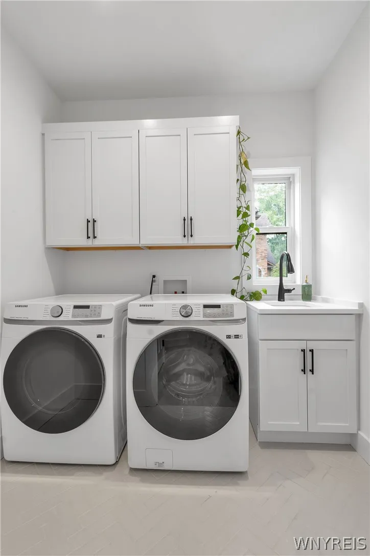 799 Casey Road, Amherst, New York 14051, Amherst, New York 14051, 3 Bedrooms Bedrooms, 7 Rooms Rooms,3 BathroomsBathrooms,Residential,For Sale,799 Casey Road, Amherst, New York 14051,0,B1671646