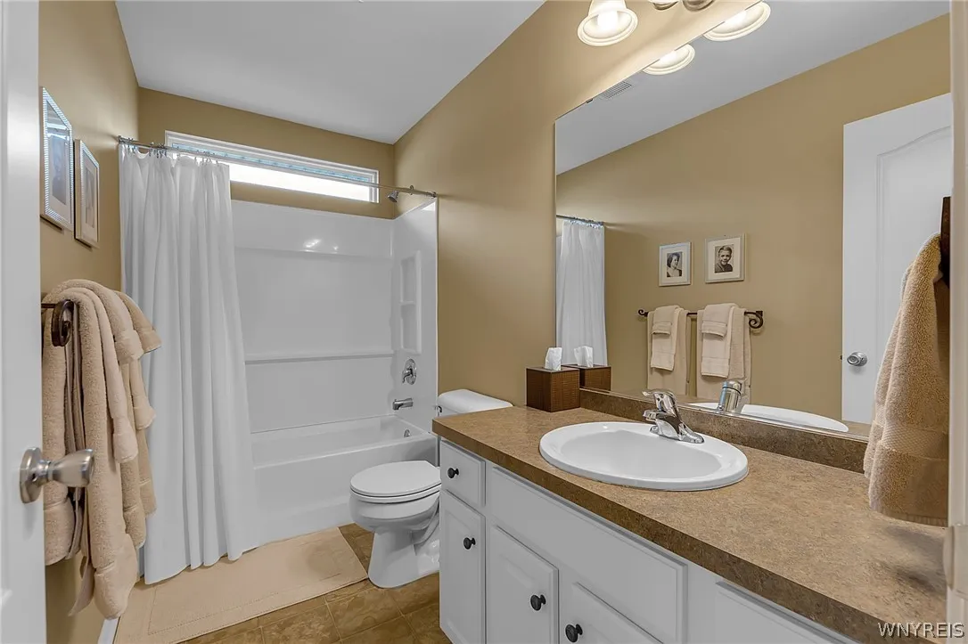 6260 Eckhardt Road 4, Hamburg, New York 14085, Hamburg, New York 14085, 2 Bedrooms Bedrooms, 5 Rooms Rooms,2 BathroomsBathrooms,Residential,For Sale,6260 Eckhardt Road 4, Hamburg, New York 14085,0,B1671313