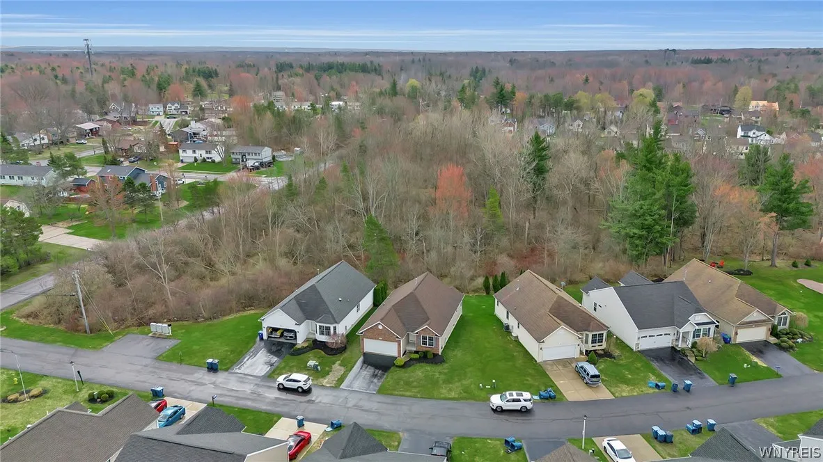 6260 Eckhardt Road 4, Hamburg, New York 14085, Hamburg, New York 14085, 2 Bedrooms Bedrooms, 5 Rooms Rooms,2 BathroomsBathrooms,Residential,For Sale,6260 Eckhardt Road 4, Hamburg, New York 14085,0,B1671313