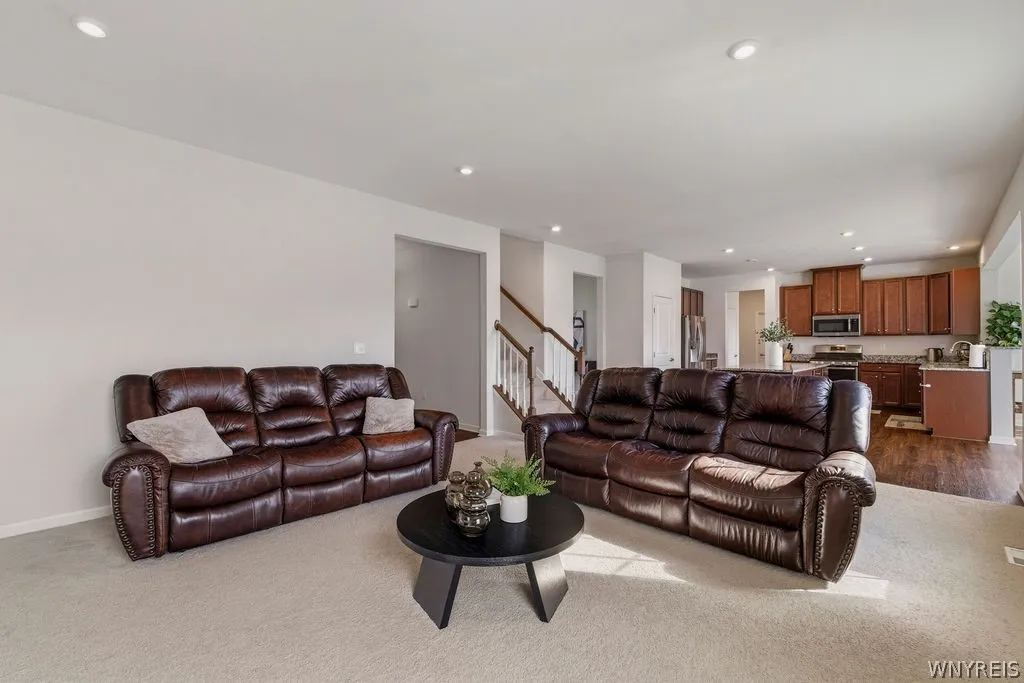 370 Quarry Run, Grand Island, New York 14072, Grand Island, New York 14072, 4 Bedrooms Bedrooms, 11 Rooms Rooms,2 BathroomsBathrooms,Residential,For Sale,370 Quarry Run, Grand Island, New York 14072,0,B1671645