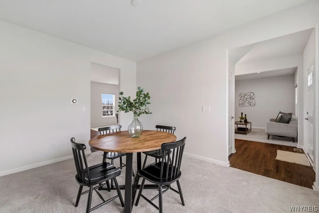 370 Quarry Run, Grand Island, New York 14072, Grand Island, New York 14072, 4 Bedrooms Bedrooms, 11 Rooms Rooms,2 BathroomsBathrooms,Residential,For Sale,370 Quarry Run, Grand Island, New York 14072,0,B1671645