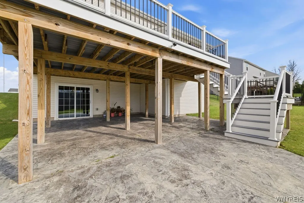 370 Quarry Run, Grand Island, New York 14072, Grand Island, New York 14072, 4 Bedrooms Bedrooms, 11 Rooms Rooms,2 BathroomsBathrooms,Residential,For Sale,370 Quarry Run, Grand Island, New York 14072,0,B1671645