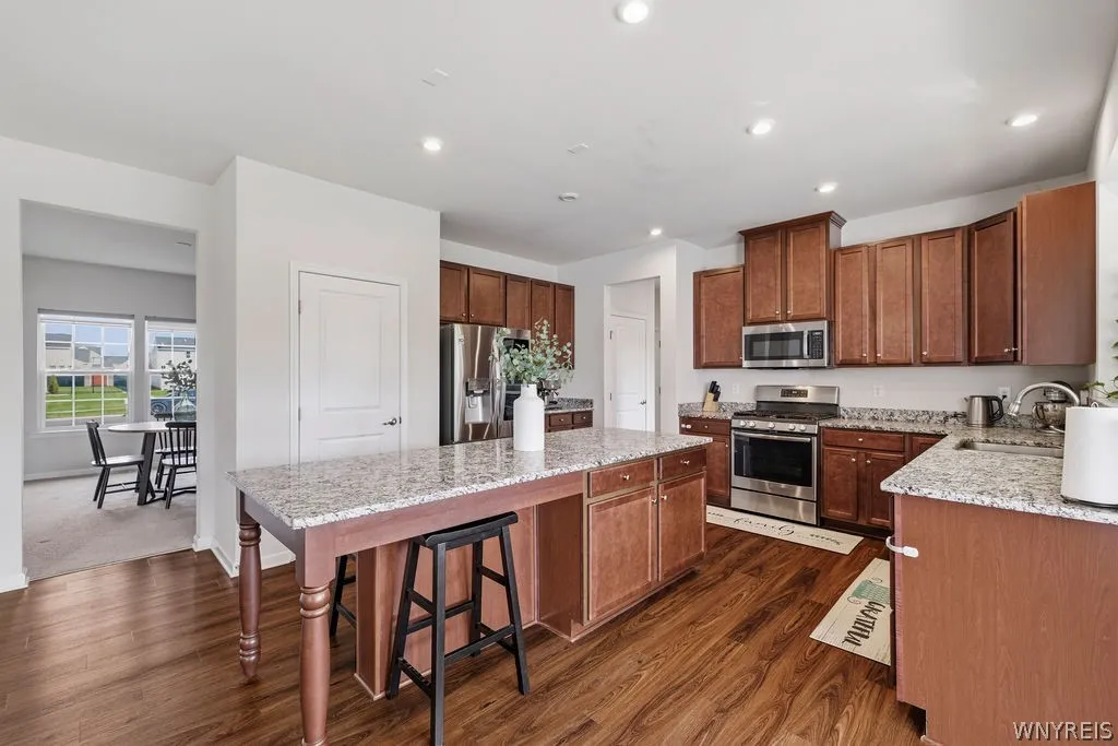 370 Quarry Run, Grand Island, New York 14072, Grand Island, New York 14072, 4 Bedrooms Bedrooms, 11 Rooms Rooms,2 BathroomsBathrooms,Residential,For Sale,370 Quarry Run, Grand Island, New York 14072,0,B1671645