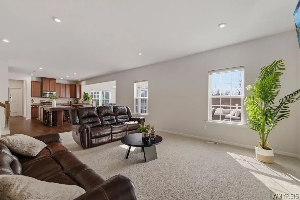 370 Quarry Run, Grand Island, New York 14072, Grand Island, New York 14072, 4 Bedrooms Bedrooms, 11 Rooms Rooms,2 BathroomsBathrooms,Residential,For Sale,370 Quarry Run, Grand Island, New York 14072,0,B1671645