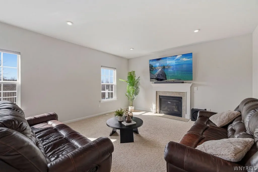 370 Quarry Run, Grand Island, New York 14072, Grand Island, New York 14072, 4 Bedrooms Bedrooms, 11 Rooms Rooms,2 BathroomsBathrooms,Residential,For Sale,370 Quarry Run, Grand Island, New York 14072,0,B1671645