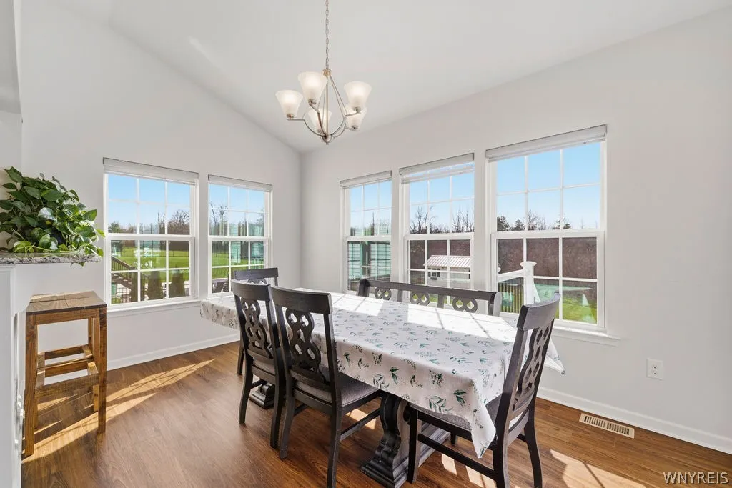 370 Quarry Run, Grand Island, New York 14072, Grand Island, New York 14072, 4 Bedrooms Bedrooms, 11 Rooms Rooms,2 BathroomsBathrooms,Residential,For Sale,370 Quarry Run, Grand Island, New York 14072,0,B1671645
